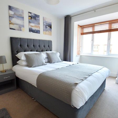 קרואולי Stylish 2Br Flat - 2 Free Parking Spaces - Near Lgw Airport מראה חיצוני תמונה
