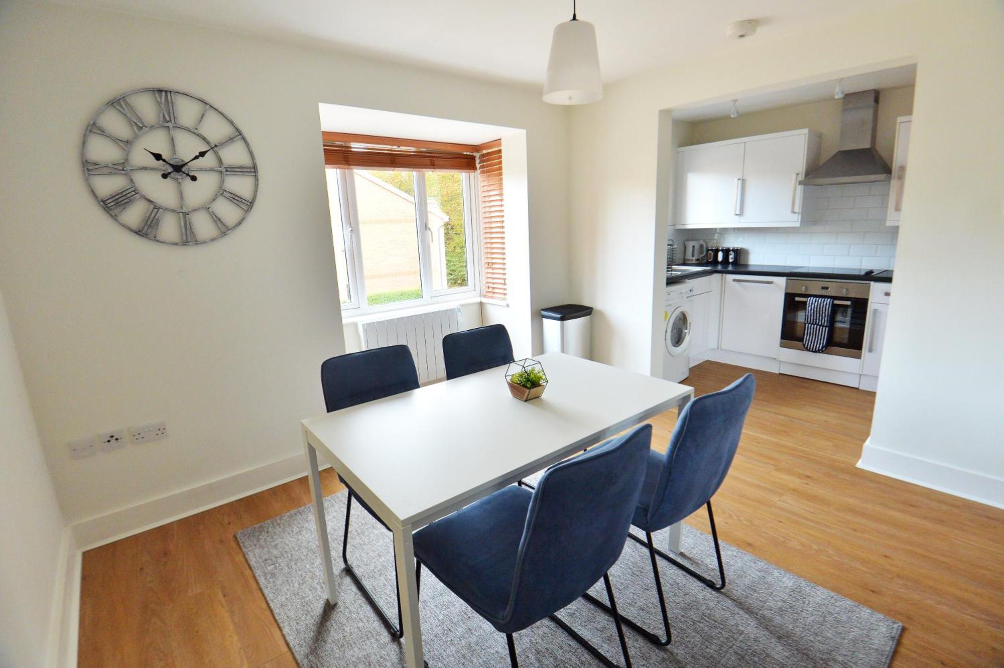 קרואולי Stylish 2Br Flat - 2 Free Parking Spaces - Near Lgw Airport מראה חיצוני תמונה