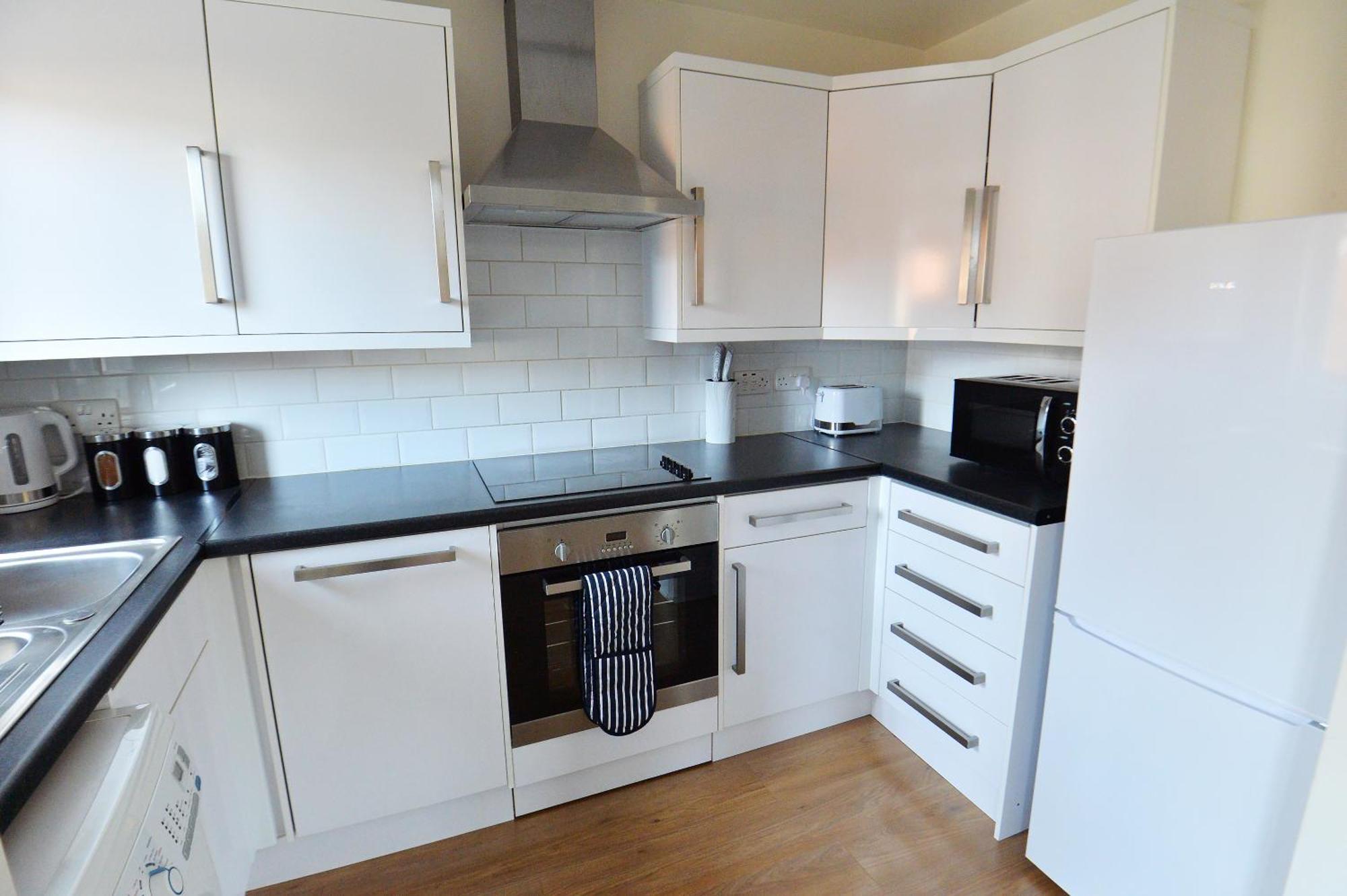 קרואולי Stylish 2Br Flat - 2 Free Parking Spaces - Near Lgw Airport מראה חיצוני תמונה