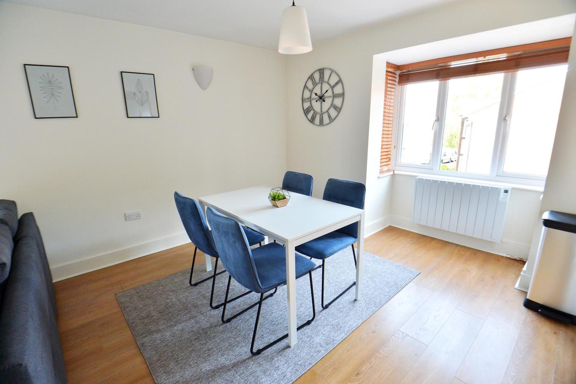 קרואולי Stylish 2Br Flat - 2 Free Parking Spaces - Near Lgw Airport מראה חיצוני תמונה