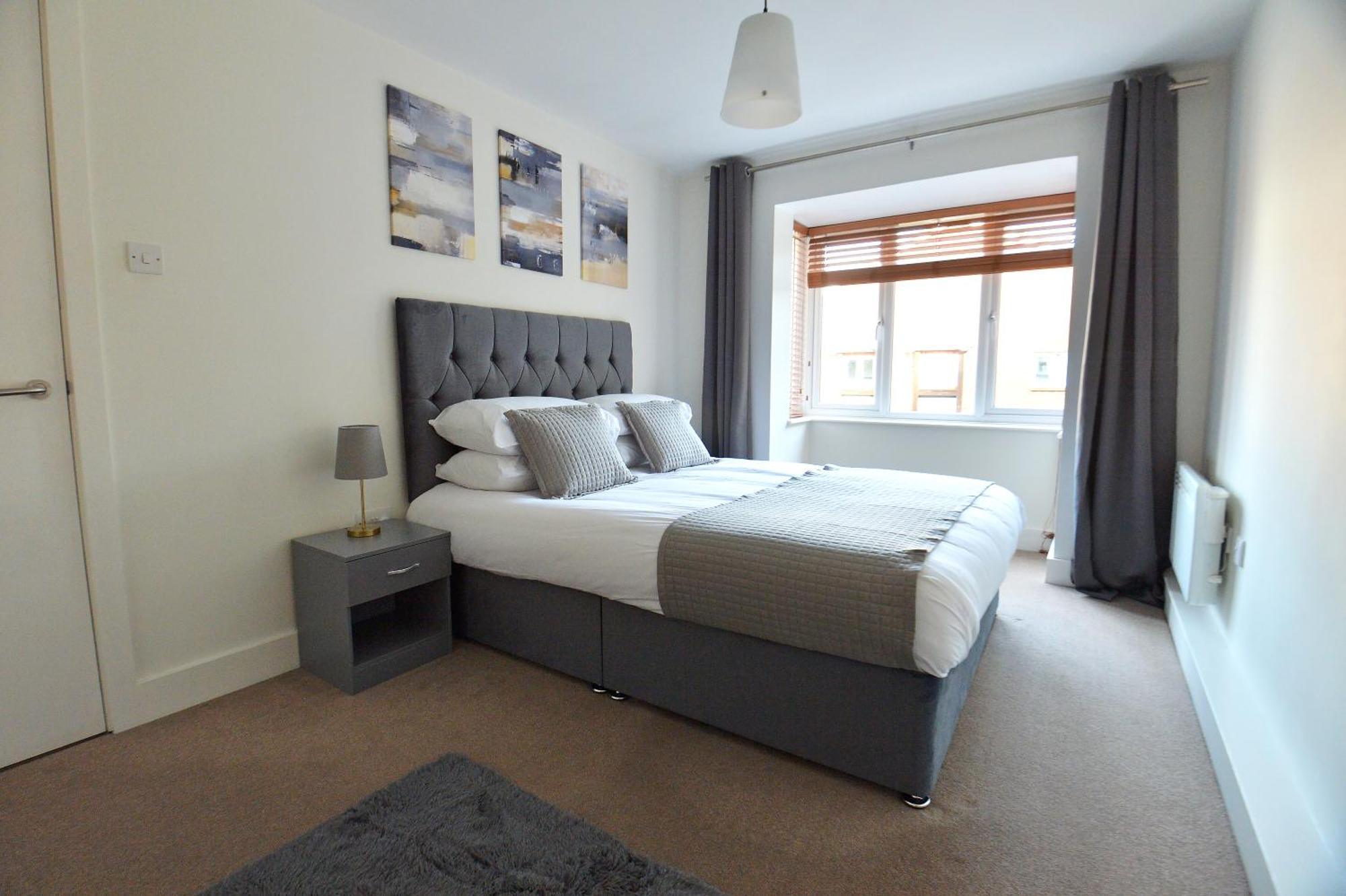 קרואולי Stylish 2Br Flat - 2 Free Parking Spaces - Near Lgw Airport מראה חיצוני תמונה